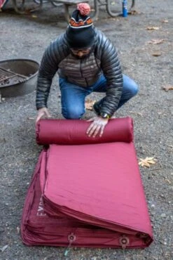 Exped Megamat Max Duo LW+ Burgundy -Camping Gasstel Winkel exped megamat max duo lw burgundy oprollen