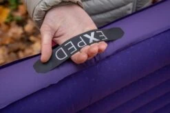 Exped Megamat Ultra MW Aubergine -Camping Gasstel Winkel exped megamat ultra mw aubergine handvatten